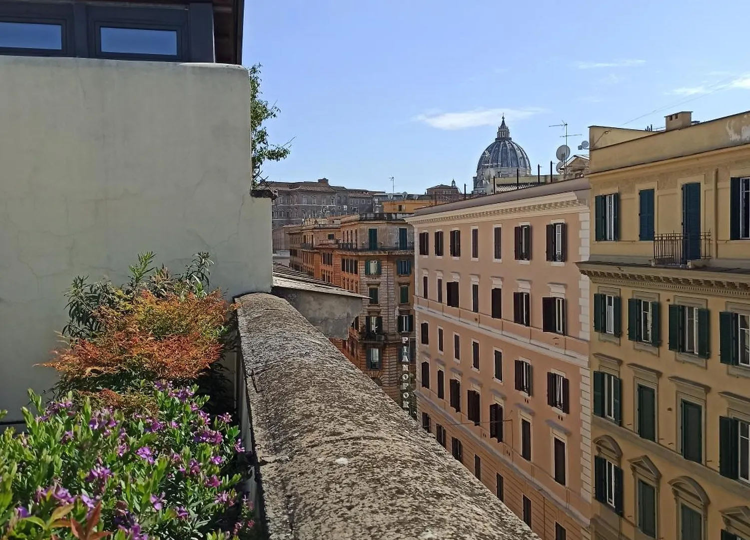 Living By Vatican With Panoramic Terraces In Rome Italy